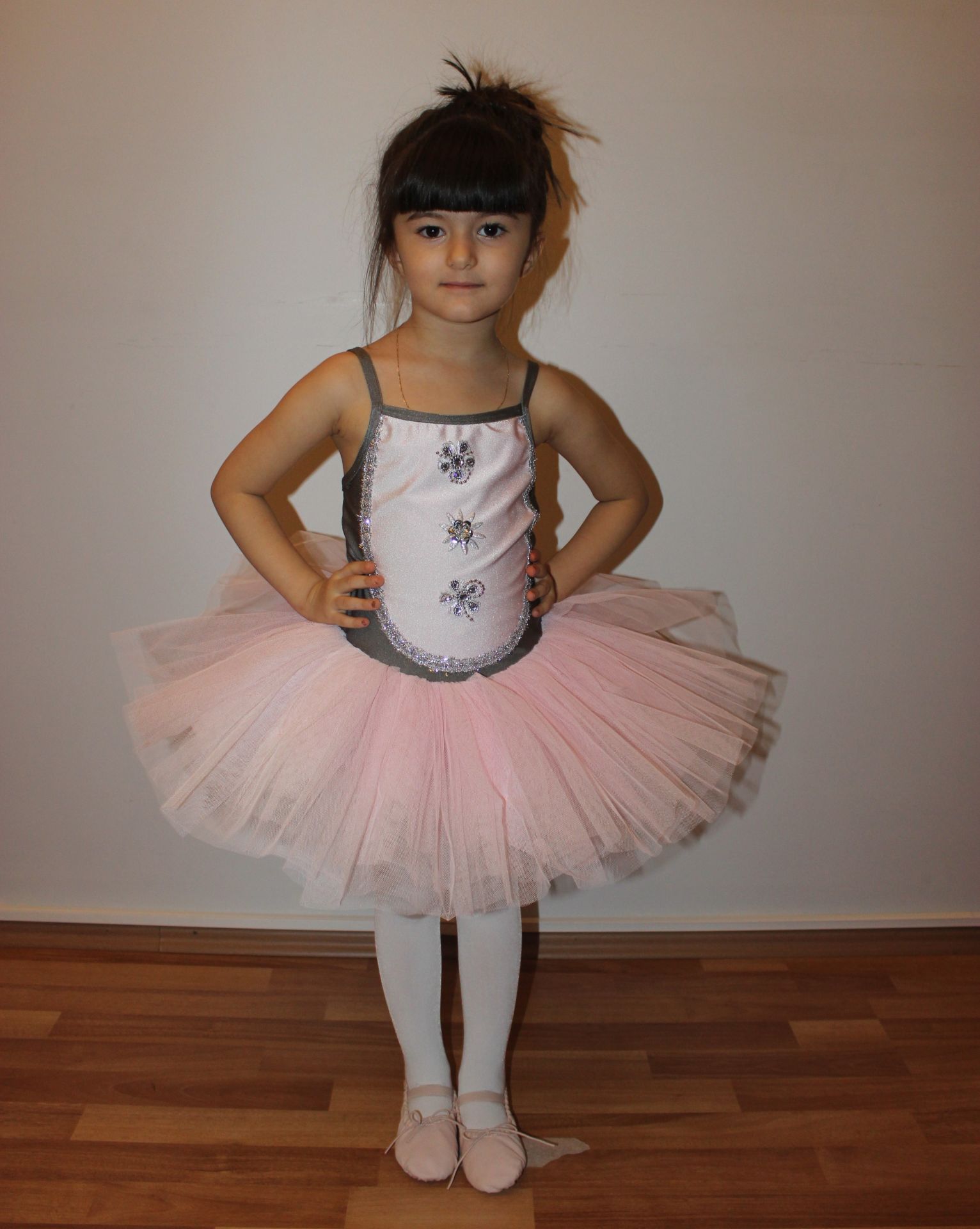 Ayce Kostüm - Pembe Gri Tütü - T07