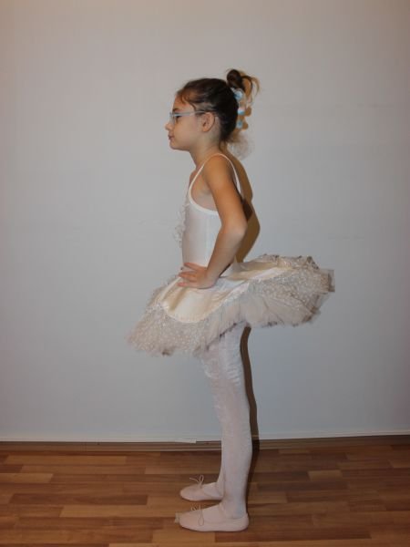 AYCE KOSTÜM - BEYAZ DİLİMLİ TÜTÜ - T47