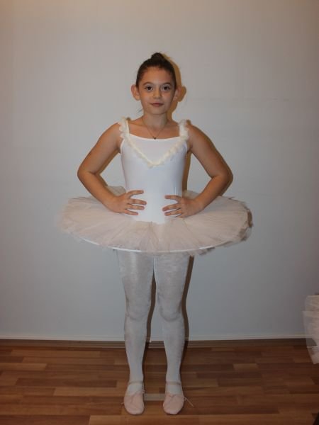 AYCE KOSTÜM - YAKASI TÜYLÜ BEYAZ TÜTÜ - T56