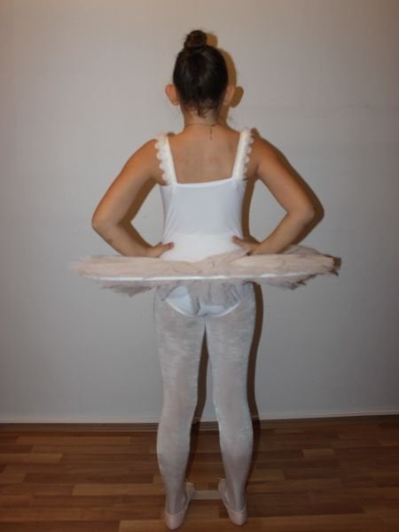 AYCE KOSTÜM - YAKASI TÜYLÜ BEYAZ TÜTÜ - T56