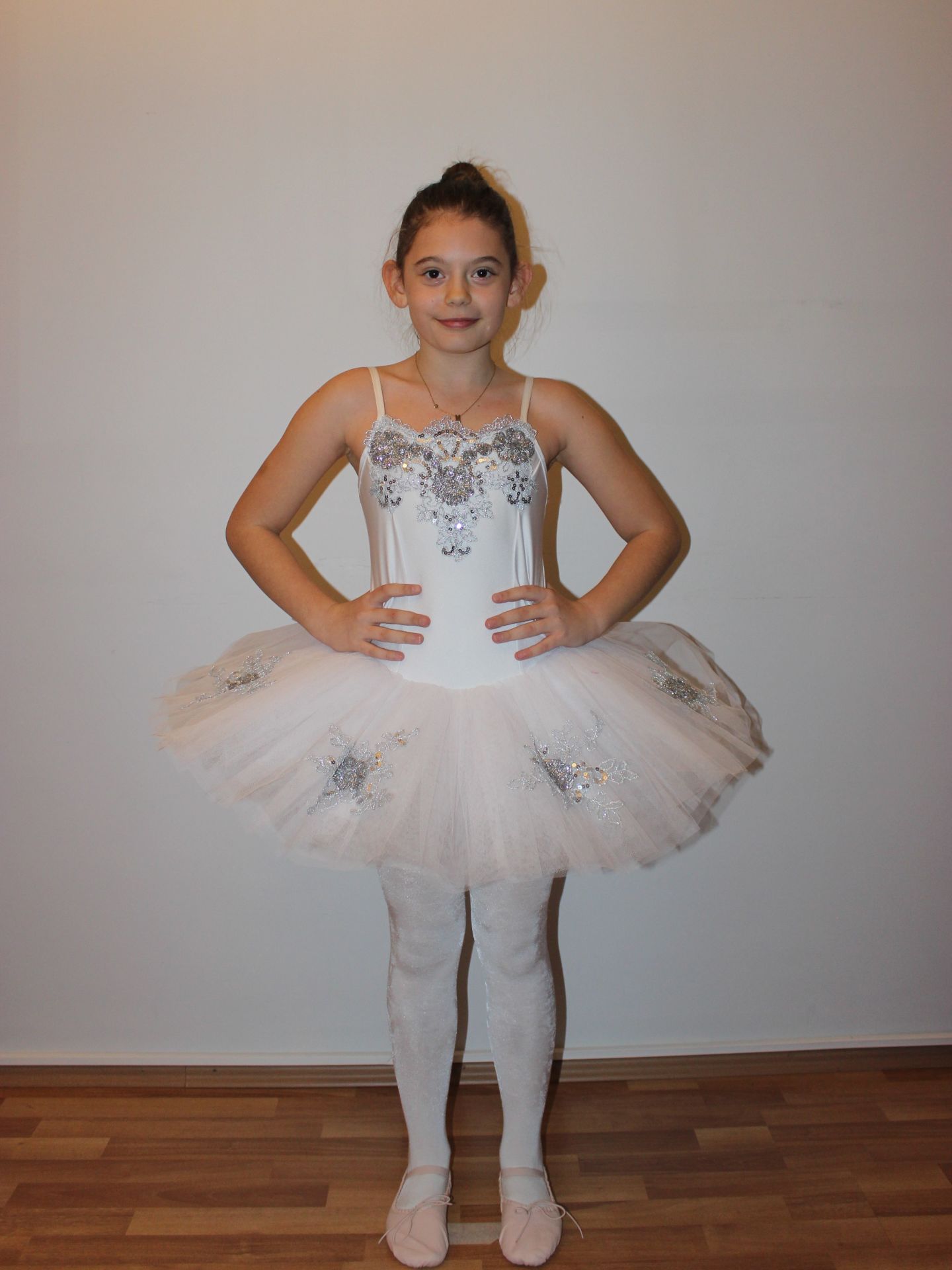 Ayce Kostüm - Dantelli Beyaz Gri Tütü - T62